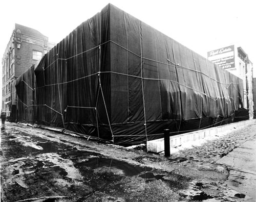 Fig. 14. Christo and Jeanne-Claude, Museum of Contemporary Art, Chicago, Wrapped, 1968-69