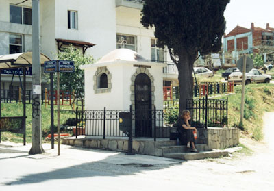 13. Крайуличен параклис в предградие на Солун