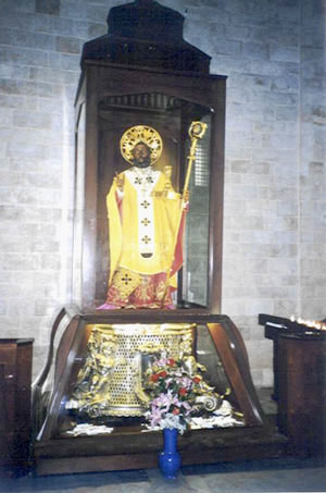 Статуята на Св. Николай