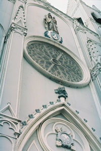 Детайл от фасадата на църквата "Св. Себастиан" в Манила