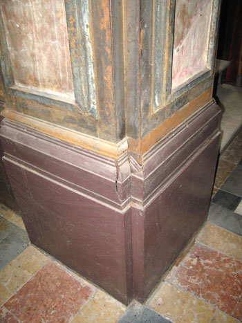 Fig. 19. Damaged cast iron cladding in the interior of the church