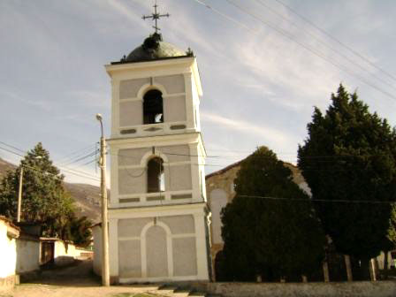 Камбанарията на църквата 