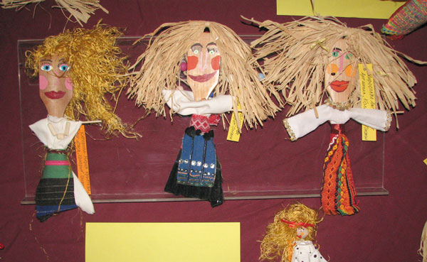 Кукли, изработени в Арт школа 