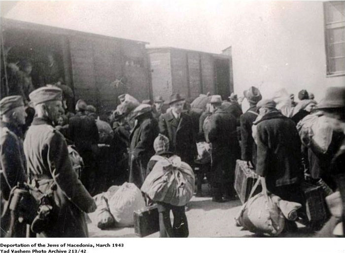 Снимка 1. Из фотоархива на Яд вашем за депортацията на евреите от Скопие през март 1943 г.