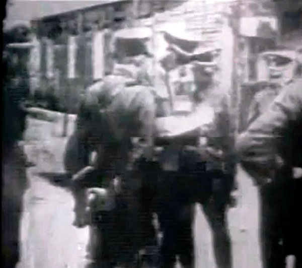 Снимка 3. Архивни кадри от германски кинопреглед за депортацията на евреите в Скопие през 1943 г. 