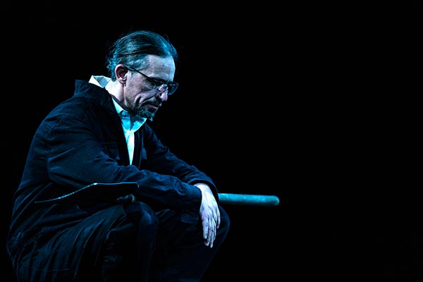 Цветан Алексиев (Станимир) в сцена от спектакъла, фотограф Стефан Н. Щерев