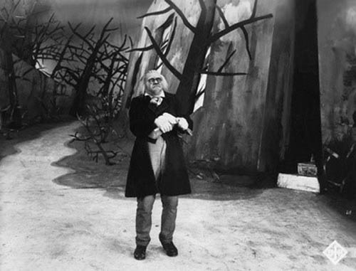     = Das Cabinet des Dr. Caligari (1920) - 1