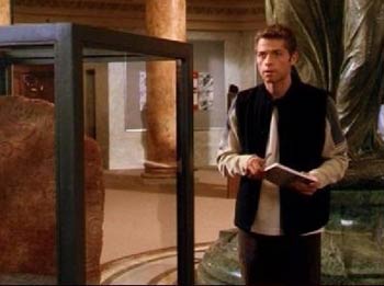  = Charmed:  2,  7: They're Everywhere (18.11.1999) - 2