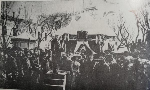 Първа копка. Реч държи кметът Иван Церов, 1912 г.