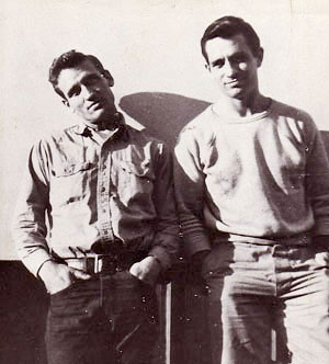Нийл Касиди вляво от Джак Керуак през 1952